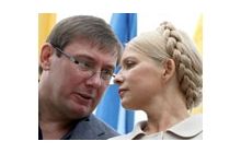 Митинг под ВР: реформы Азарова, кадиллак Могилева и благословение Гундяева