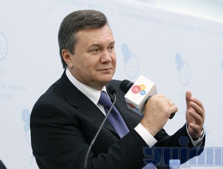 Віктор Янукович пообіцяв комісару євросоюзу з питань розширення та європейської політики сусідства, що неодмінно почне нову політреформу замість скасованої Конституційним судом