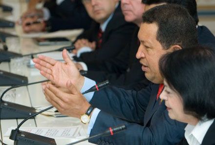 Чавес поблагодарил Януковича за рассказ об истории и географии Украины