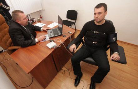 Один з кандидатів у мери пройшов перевірку на детекторі брехні (фото)