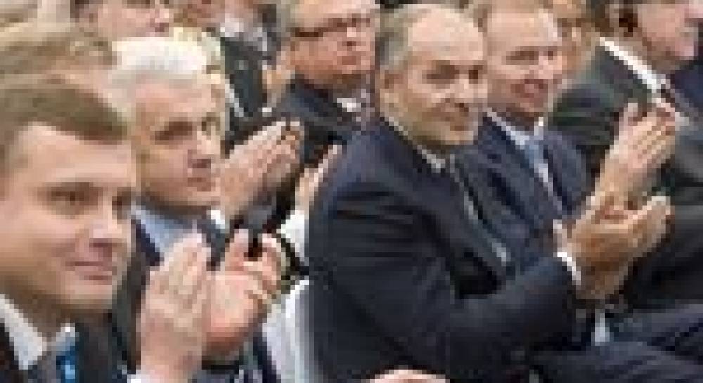 YES: голова МВФ радить ввести нові податки - на користь банків (фоторепортаж)