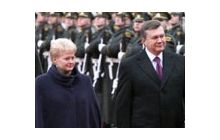 Янукович готов в Европу как никогда, ему напоминают о демократии