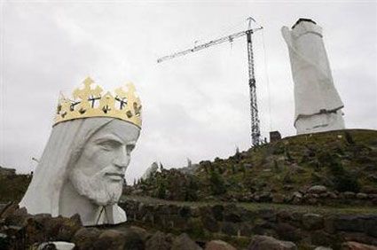 В Польше возвели самую большую статую Христа (фото)