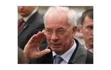 Азаров завтра «откроет» станции метро, которые уже открывал Янукович