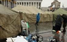 В милиции уверяют, что сносить палатки на Майдане - не их дело