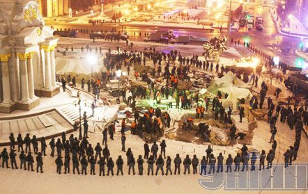 Ліквідація наметового містечка на Майдані (фоторепортаж)