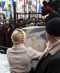 «Білі нитки» у справі Тимошенко: не вміють «шити» чи просто бояться?
