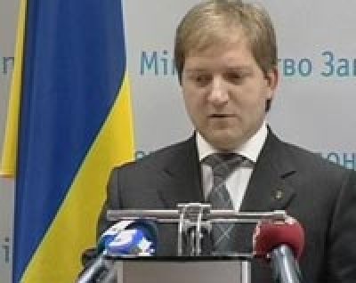 «Блакитні» держчиновники катаються за кордон удвічі частіше за «помаранчевих»