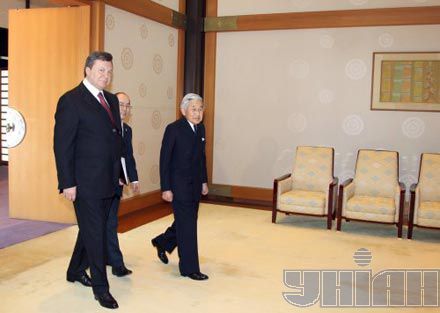 Як Янукович запрошував японців «потрогати» Україну (фоторепортаж)

