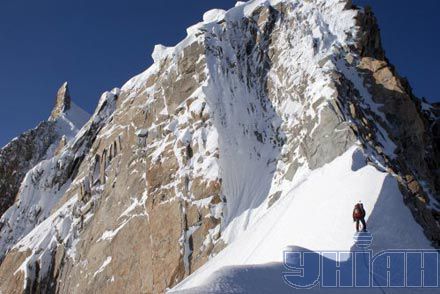 Про українських альпіністів, які застрягли на Монблані, місцева преса жартувала: «живуть із прекрасним виглядом на сніжні Альпи»