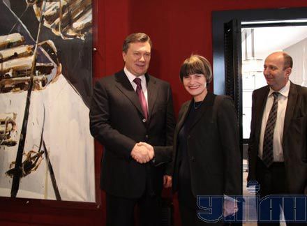 Янукович у Давосі запросив інвесторів в Україну, коли роздягнуться жінки