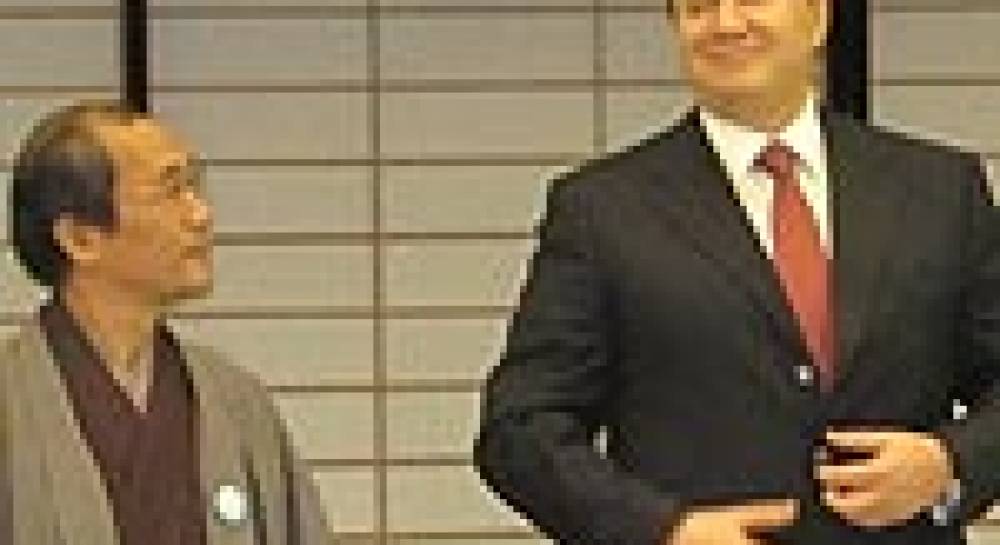 Як Янукович запрошував японців «потрогати» Україну (фоторепортаж)