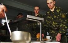 Міноборони залишає 15 тисяч солдатів без харчів?