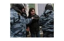 Библиотечные бои в России переросли в уголовные
