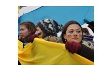 Учасники “живого” ланцюга через Дніпро: найбільше нас роз’єднують політики