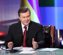 Віктор Янукович виступає в прямому ефірі в рамках проекту «Розмова з країною». Київ, 25 лютого