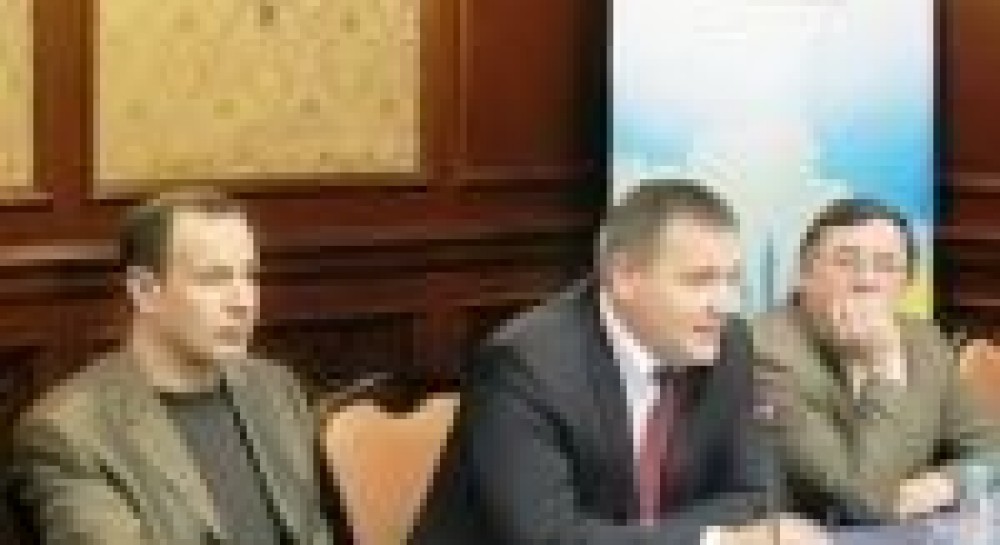 Мовна проблема: експерти пропонують Україні трьомовність