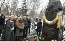Тимошенко возложила цветы на могилу великой украинки