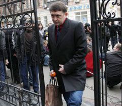 Николай Мельниченко возле здания ГПУ. Киев, 28 марта
