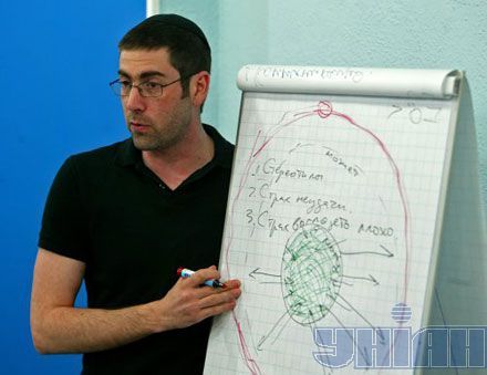 Известный бизнес-тренер Пинтосевич собрал аншлаг в УНИАН

