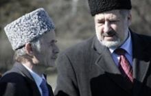 Джемілєв відзначив мужність Джарти каракулевою шапкою