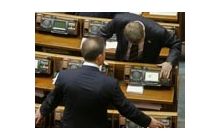 Сможет ли голосование пальцем оживить Верховную Раду?