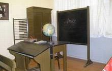 Ізраїльський студент створив парту, що захищатиме при землетрусу