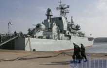 Десантный корабль отчалил из Крыма в Ливию за украинцами (ФОТО)
