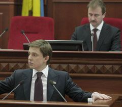 Олесь Довгий и Александр Попов во время заседания Киевсовета. Киев, 31 марта