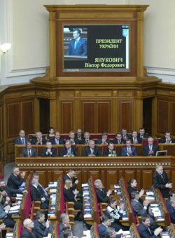 Янукович призывает украинцев перестать жаловаться и унижаться