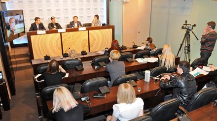 Фельдман анонсував благодійний аукціон