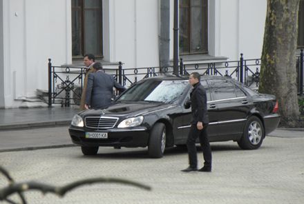 Мер Одеси об'їжджає пробки по зустрічній (відео)