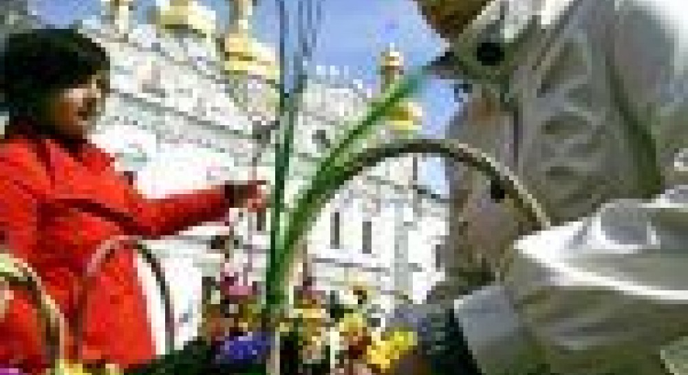 Великодній ярмарок у Лаврі: святкувати і рятувати життя