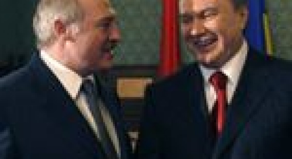 Чи проковтне Янукович образу від Лукашенка?