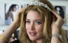 Відома модель Даутцен Крез полетить у космос