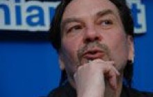 Навіщо Януковичу червоний прапор?