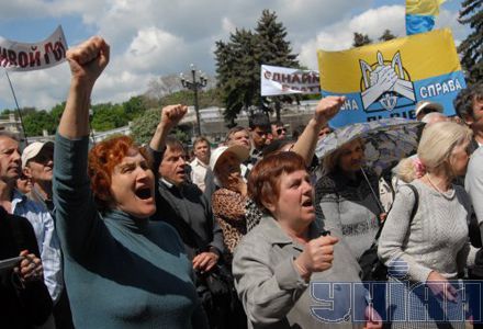 У Тимошенко стверджують, що затримані не 5, а 7 учасників акції (фото)