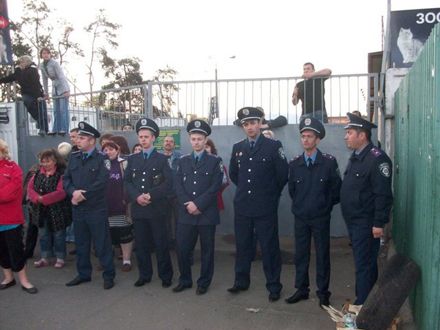 СМИ: в Киеве сносят рынок «Лесной» - есть раненые