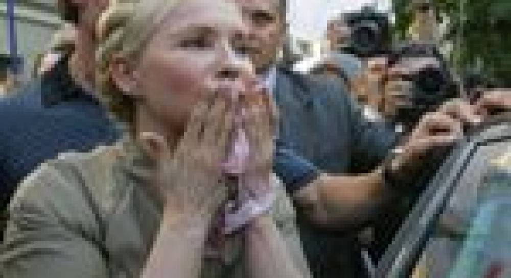Тимошенко вийшла з Генпрокуратури під пісню УПА