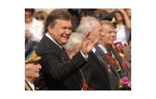 Віхи тижня. ПР долучилася до Перемоги, Тимошенко заземлилася, Азаров повірив у майбутнє