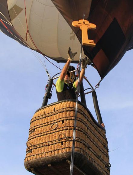 Тепер під Києвом можна політати на повітряних кулях