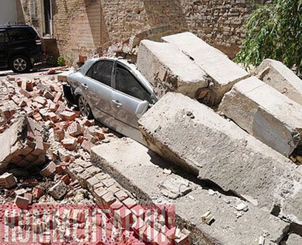 В центре Киева обвалилась стена дома (фото)