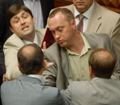 Ляшко побився з комуністом Царьковим під час засідання ВР. Київ, 17 червня