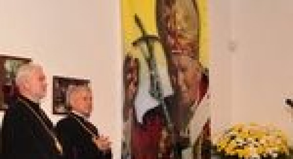Життя Івана Павла ІІ у картинах і речах представили в Києві