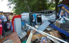 В Одесі «Тoyota Land Cruser» в’їхав у торговий павільйон. Фото