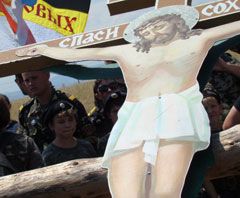 Русские казаки подрались с украинской милицией в Крыму (фото)