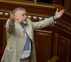 Юрий Кармазин во время заседания ВР. Киев, 5 июля
