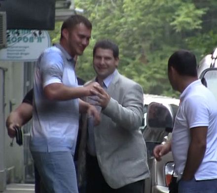 Син Януковича не міг знайти дорогу додому? (відео)