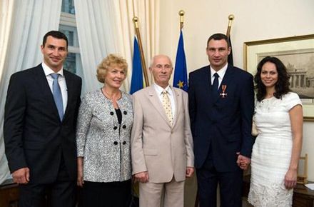 Помер батько братів Кличків 
