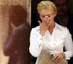 Юлия Тимошенко во время перерыва в судебном заседании. Киев, 28 июля
